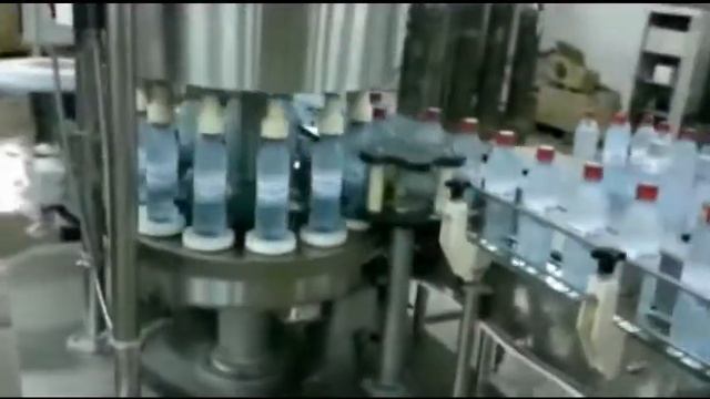 Автомат ЭППА 3/7 - этикетировка ПЭТ бутылок смотреть онлайн