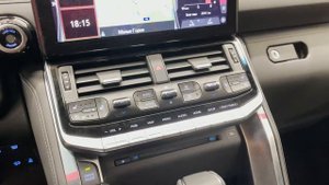 Комфортные сиденья BMW в Toyota Land Cruiser 300