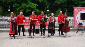 "Ниточка тоненькая" исполняет народный фольклорный ансамбль "Верея"