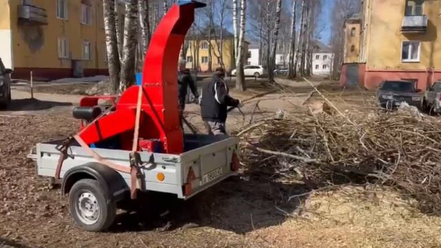 Щепорез+утилизатор Draxter ЩУ-650 в работе