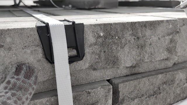Узкий кирпич облицовочный СКАЛА для углов, столбов, колонн
