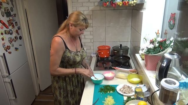 Готовлю салат экспромтом, что с Олежкиной мамой, праздничный стол, Шаповаловы. смотреть онлайн