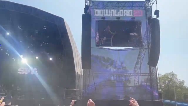 SIM - The Rumbling. Attack On Titan Opening Intro. - Filmed live at Download 2023. First time in UK смотреть онлайн