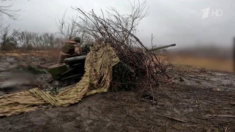 Репортаж из ЛНР о работе бойцов снайперскими противотанковыми пушками "Рапира"