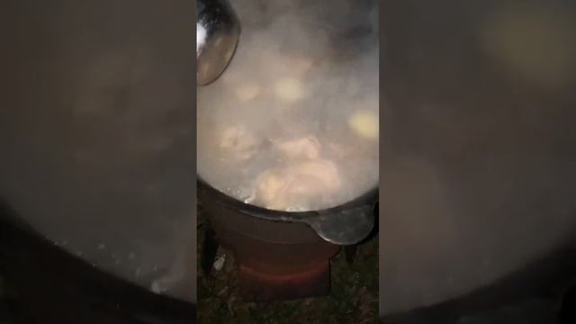 Бульон на казане из баранины на природе …. смотреть онлайн