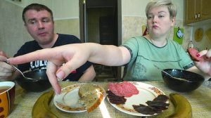 Мукбанг YouTube начинает оживать в России? Появилась реклама?! Обед гороховый суп, бутерброды
