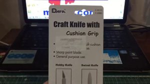 Нож макетный резиновая ручка 5 сменных лезвий 94160C601GS