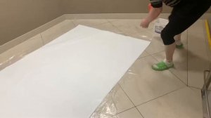 Как клеить флизелиновые обои с фотопечатью. Монтаж флизелиновых фотообоев часть.5