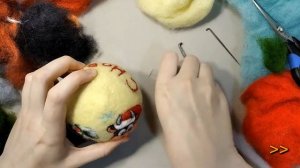 Валяние из шерсти. Обзор мастер-класса по валянию новогоднего шара.