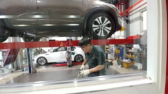 На замене масла в Корее.(1) смотреть онлайн