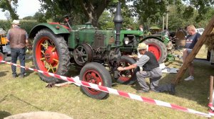Настоящий трактор с нефтяным двигателем 1929 года. Запуск.
