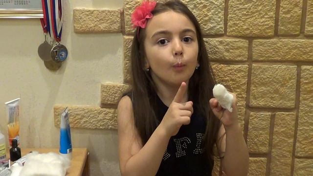 Аделина в конкурсе юных артистов - так артистично читает стих С.Михалкова смотреть онлайн