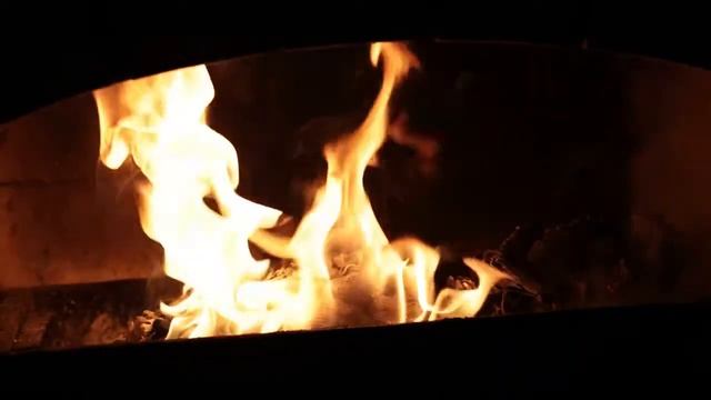 УЮТНАЯ РОЖДЕСТВЕНСКАЯ АТМОСФЕРА!!! ЛЮБИМАЯ МЕЛОДИЯ И ТРЕСК ПОЛЕНЬЕВ В КАМИНЕ!!! смотреть онлайн