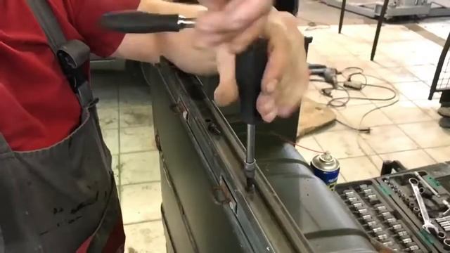 Mercedes-Benz PUCH 230GE - полная покраска кузова