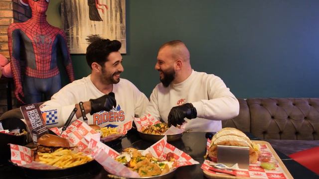 ÖDÜLLÜ BURGERCİ MERT ABİNİN YERİ смотреть онлайн