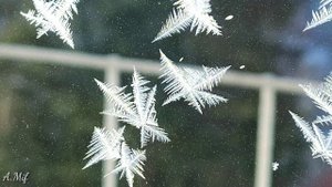 Морозные узоры на окнах.#морозныеузоры