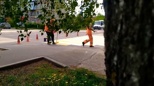 технология покраски пешеходных переходов... как вам такое