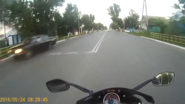Подумываю о покупке другого мотоцикла,Ситуаций на дорогах,неадекватный водила . смотреть онлайн