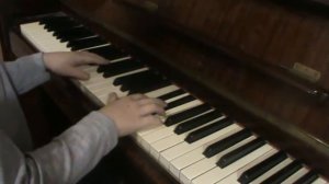 Солдат играл на фортепиано