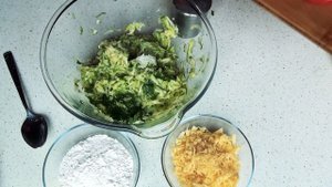 ПРОСТОЙ РЕЦЕПТ ЗАПЕКАНКИ ИЗ КАБАЧКОВ В ДУХОВКЕ. ВКУСНАЯ ЗАПЕКАНКА ИЗ КАБАЧКОВ С ПОМИДОРАМИ И СЫРОМ.