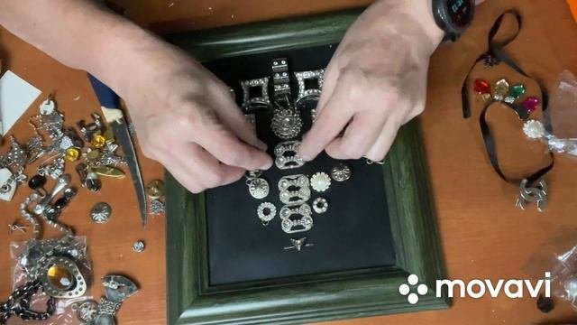 Панно Ёлочка из старой бижутерии своими руками.