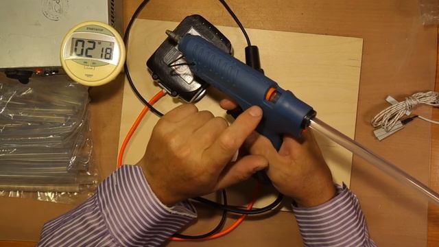 Пистолет клеевой на 12 вольт смотреть онлайн