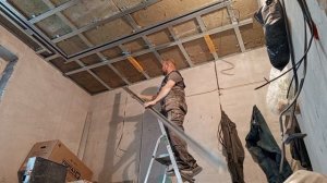 распорка для потолочного профиля