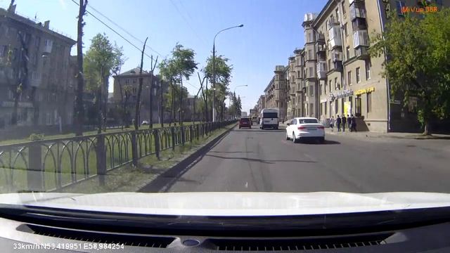 Вдоль по ул.Ленина, Магнитогорск, Челябинская область, Россия смотреть онлайн