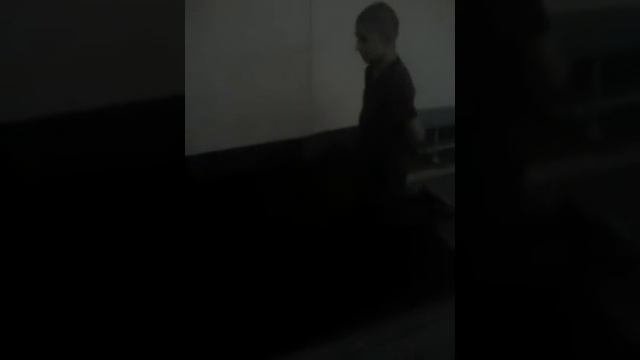Пацаны падают