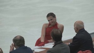 Камила Валиева чуть не упала на президента ФФККР в конце проката. Но Коган был доволен