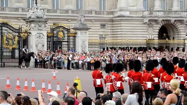 Букингемский дворец_смена караула смотреть онлайн