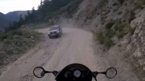 Спуск по перевалу Кату-Ярык на мотоцикле.