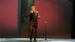 "От Москвы до Бреста нет такого места...", исполняет актёр Театра и Кино Николай Сахаров.