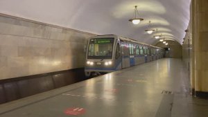 Метросостав 81-740.4/741.4 "Русич" прибывает на ст.Бауманская