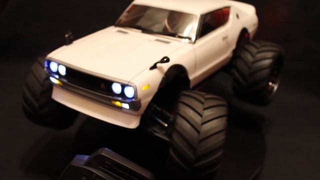 NISSAN Skyline 2000 GT-R KPGC110 KEN&MARY Bigfoot HPI Bullet ST Led System смотреть онлайн