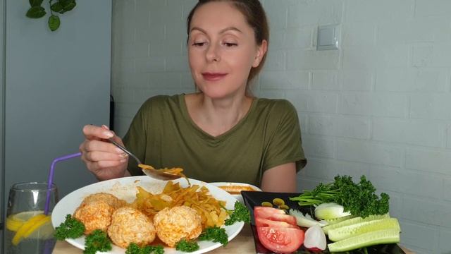 Сдала анализ на ВИЧ / Мукбанг/ Тефтели/ Тушеная капуста/ не АСМР/ Mukbang