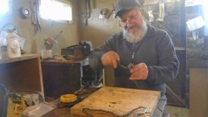 Ремонт натяжителя цепной электропилы  CHAMPION 324N-18