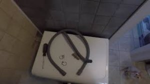 Как удлинить шланг стиральной машины с помощью штуцера и хомутов.