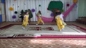 Танцевальный коллектив "Задоринки" средняя группа - танец "Лето! Лето!"