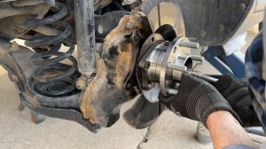 Volvo V50 Rear wheel bearing and brake pads replacement. Volvo S40 V50 C30 C70 (P1)