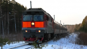 ТЭП70-0505 с пригородным поездом Екатеринбург-Пасс. - Егоршино и очень приветливой бригадой