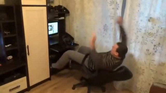 играю в Fortnite, но у меня прямые руки (feat.???) смотреть онлайн