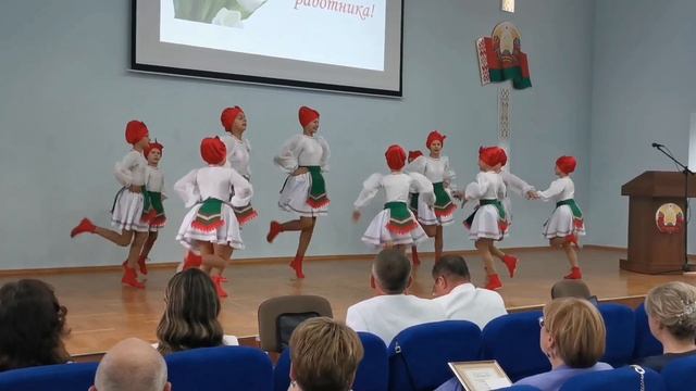 "Чаму ж мне ня пець", танцевальный коллектив "Абиссаль". День медика 2023 смотреть онлайн