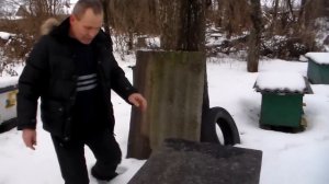 Осмотр пчел зимой.