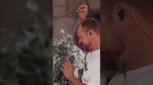 Зажигательное исполнение песни/Рвутся струны на квартирнике онлайн /Алексей Петрухин и Рада Рай