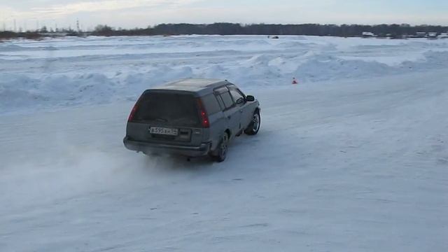 Тойота спринтер кариб, боком в поворот смотреть онлайн