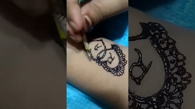 Heart shape mehndi design for arm/Heart shape mehndi tattoo/short