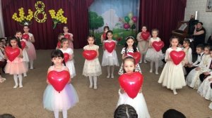 Танец "Мама". Подготовительная группа