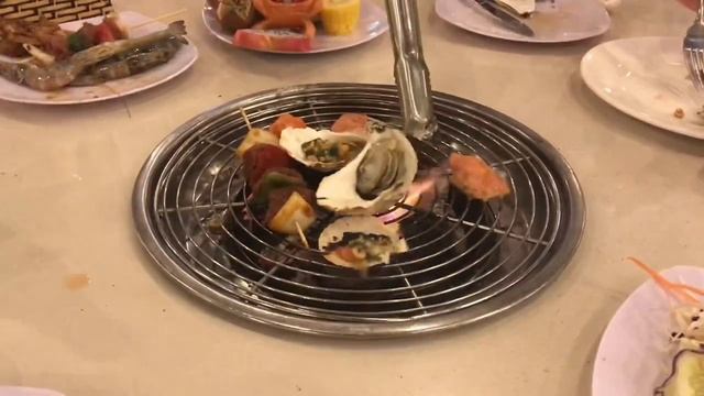 Обзор ресторана GRill Garden. Вьетнам. Нячанг. Попробовали Крокодила, тунца, страуса, гребешки и т.д