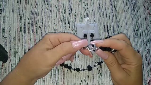 DIY. Делаю бусы из браслетов. Обзор комплекта "Очи Чёрные" из темного стекла.